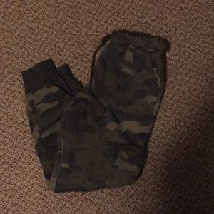 Victoria’s Secret pink camo jogger XS